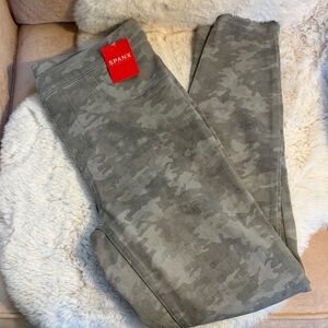 NWT SPANX Gray Camo High-Rise Jean-ish Leggings